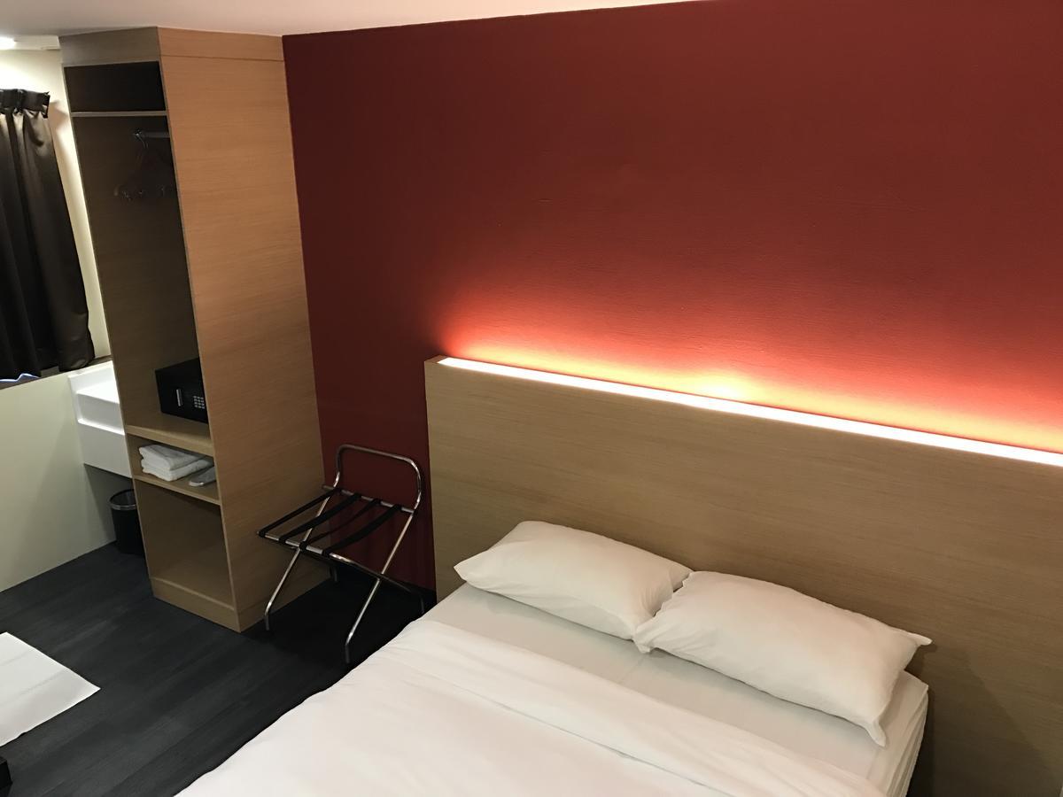 L Hotel At 51 Desker Сингапур Екстериор снимка