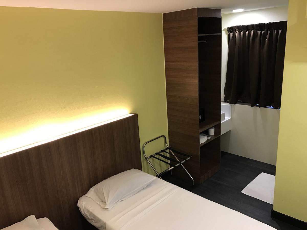 L Hotel At 51 Desker Сингапур Екстериор снимка