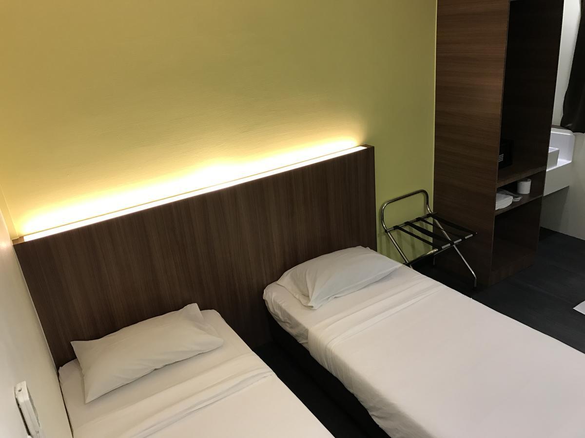 L Hotel At 51 Desker Сингапур Екстериор снимка