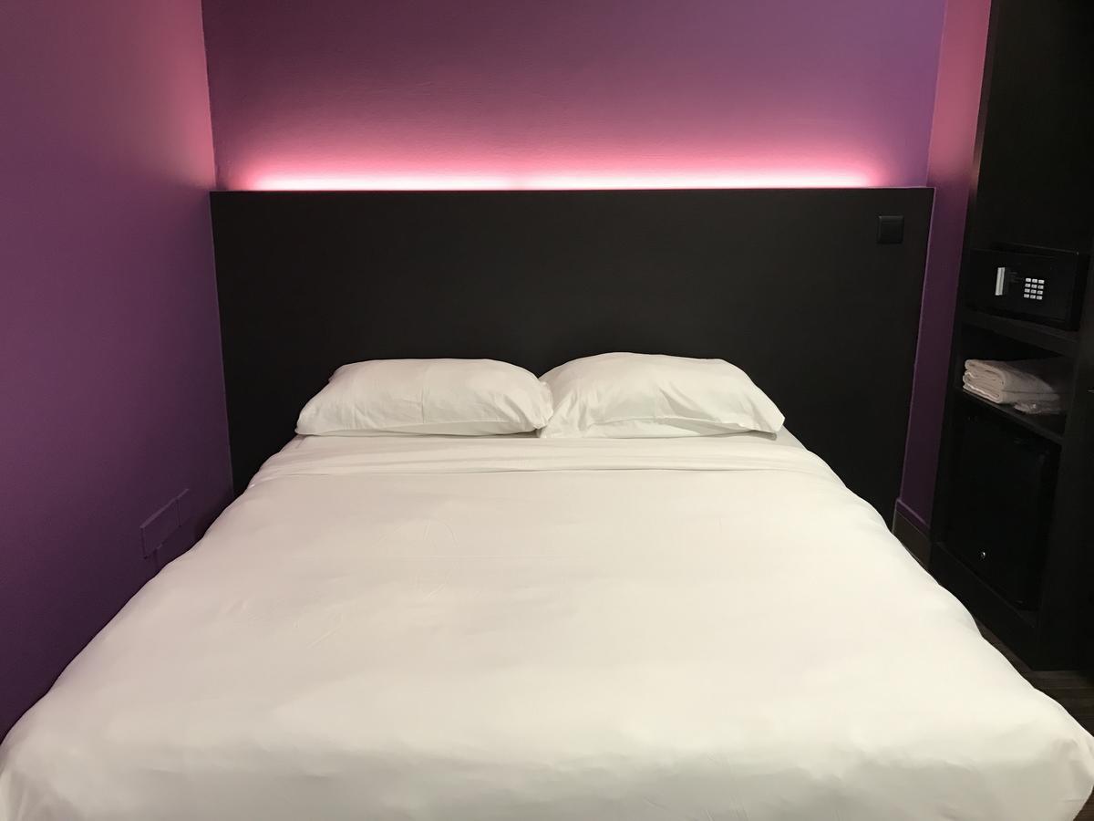 L Hotel At 51 Desker Сингапур Екстериор снимка