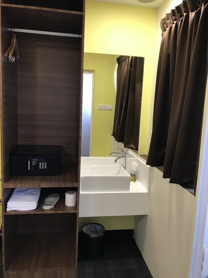 L Hotel At 51 Desker Сингапур Екстериор снимка