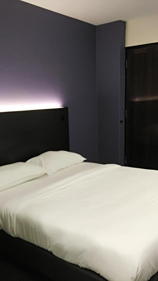 L Hotel At 51 Desker Сингапур Екстериор снимка