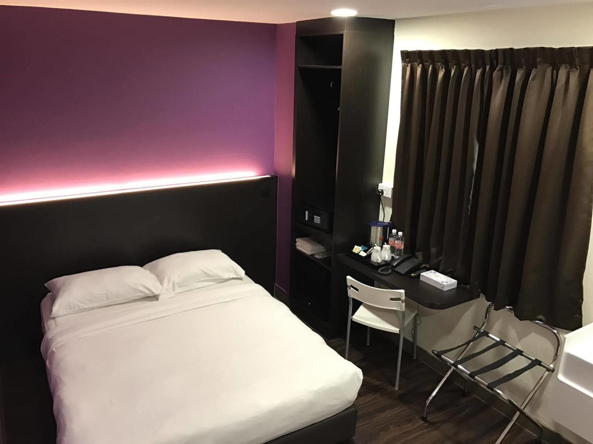 L Hotel At 51 Desker Сингапур Екстериор снимка